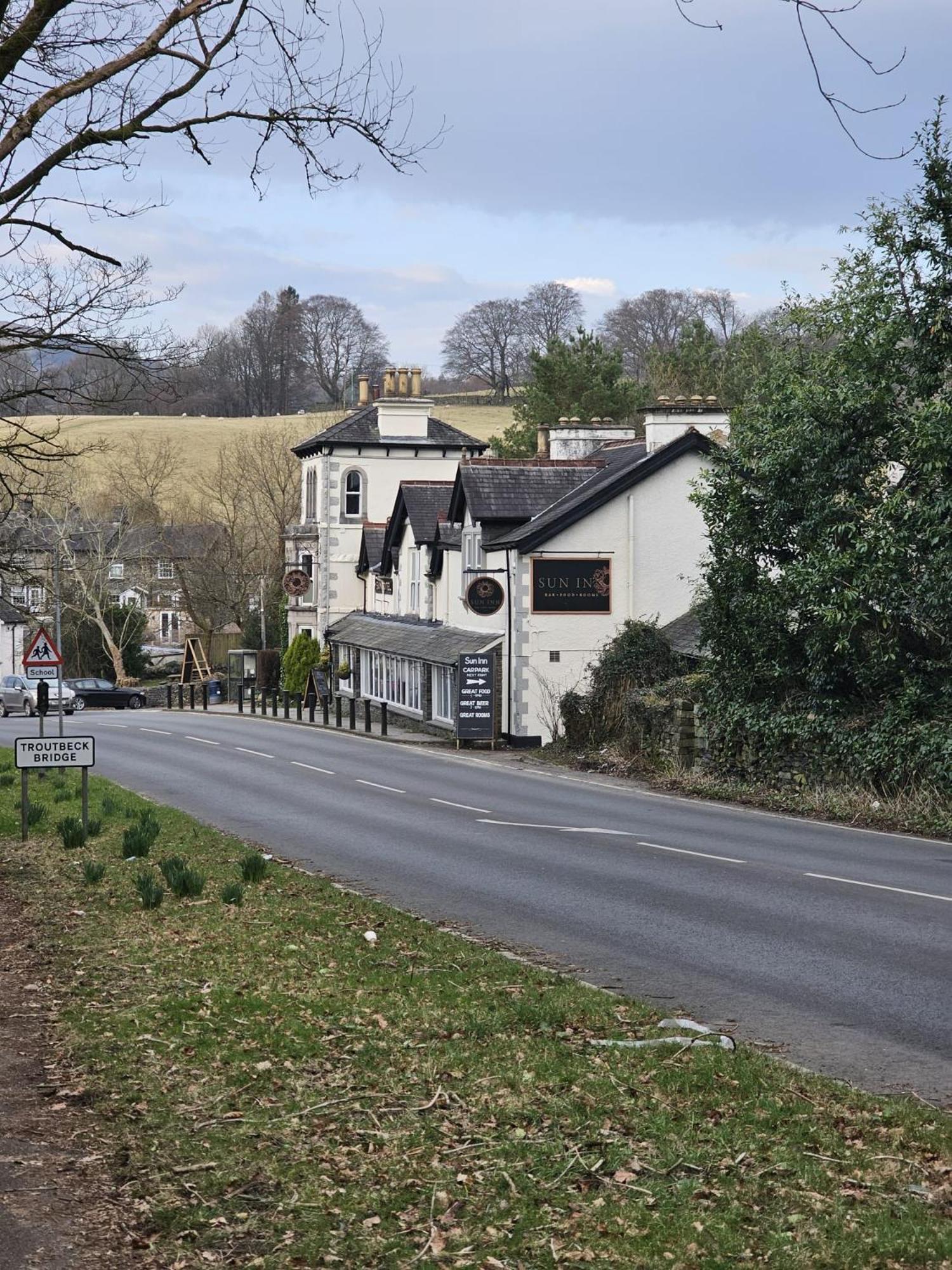 The Sun Inn Troutbeck Bridge Exterior foto